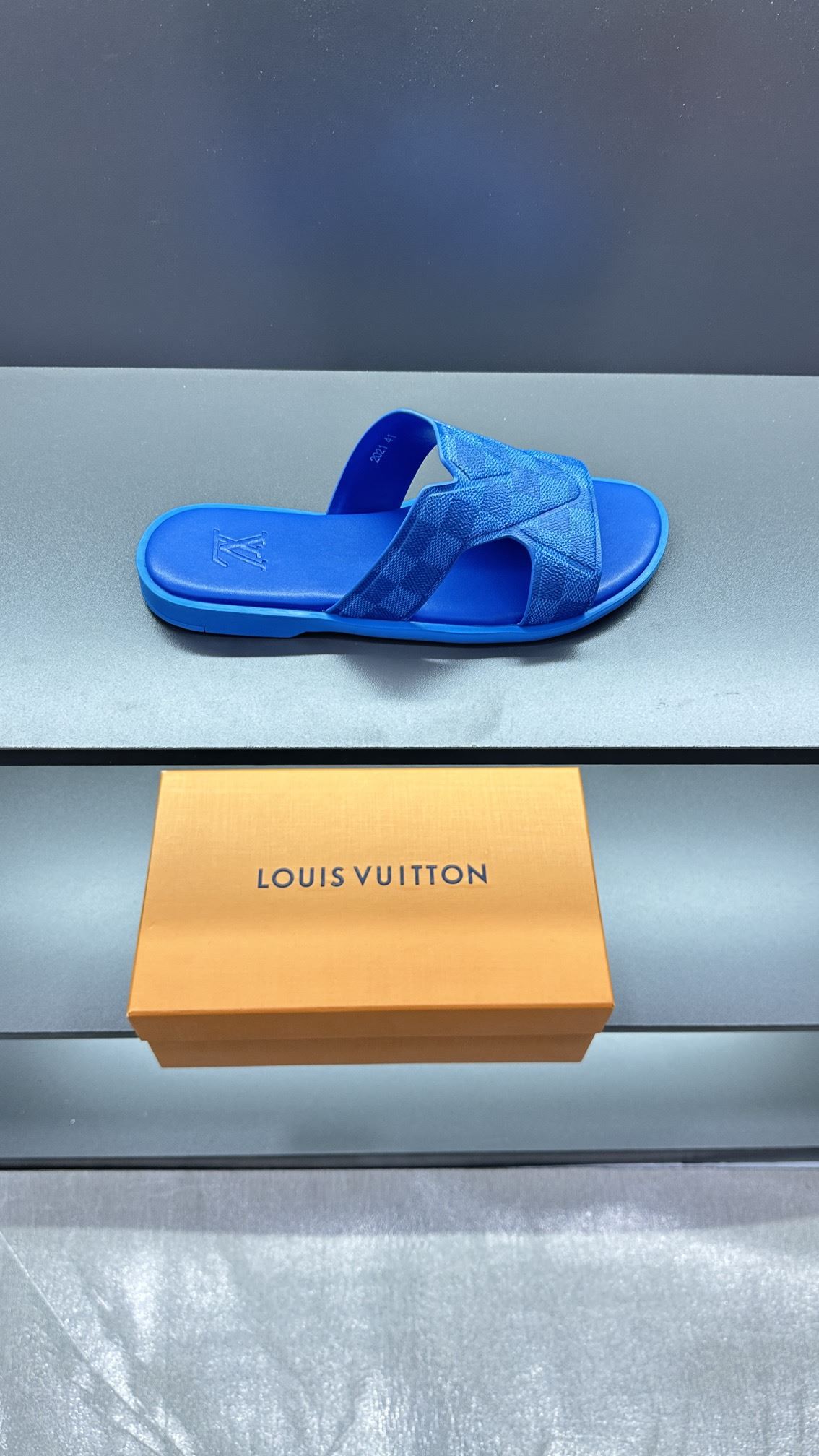 Louis Vuitton Slippers